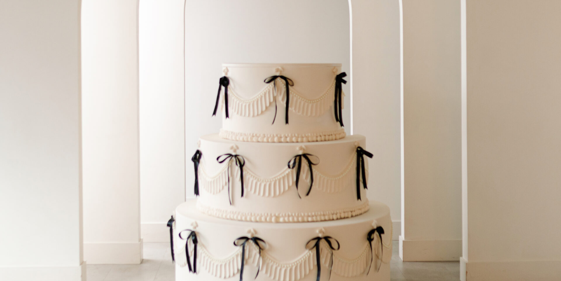 Monet Studios - The Monet Cake - Horizonal - Studio A