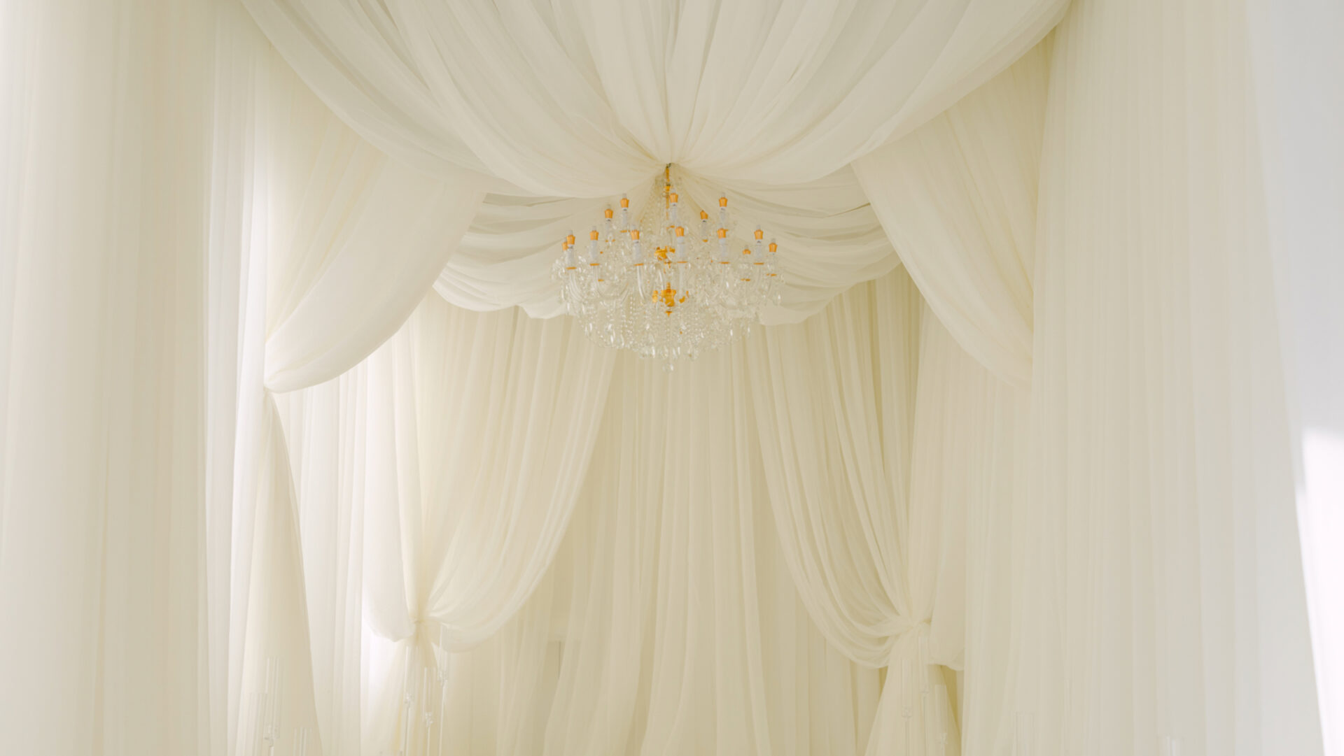 MS Cover Image Dreams in Couture